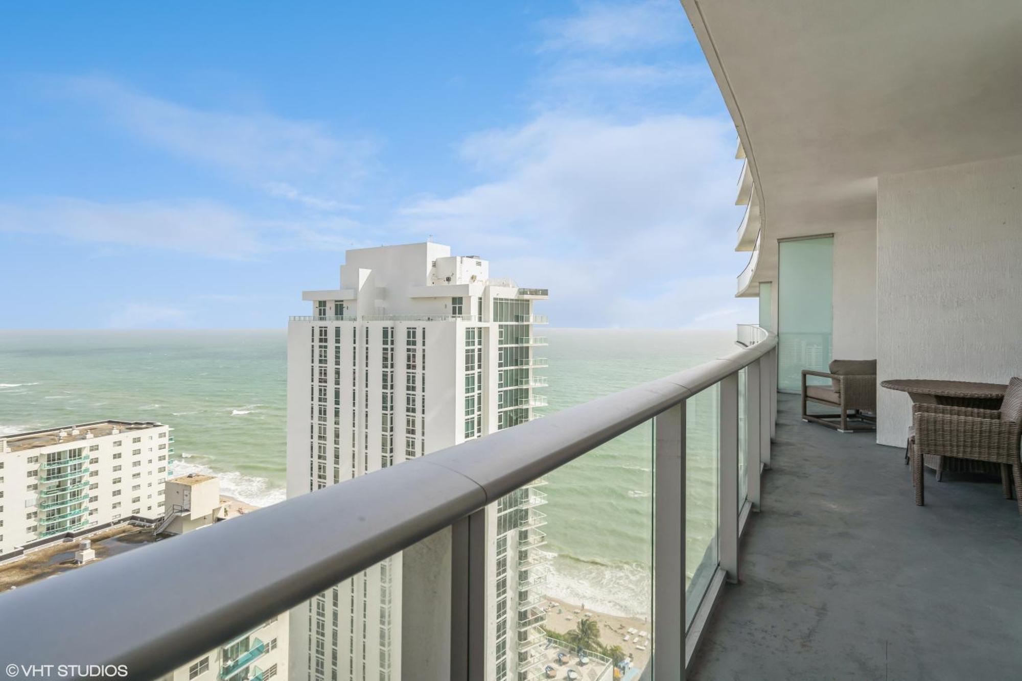 Lyfe Residence Building - Private Apts Over The Beach Hollywood Esterno foto