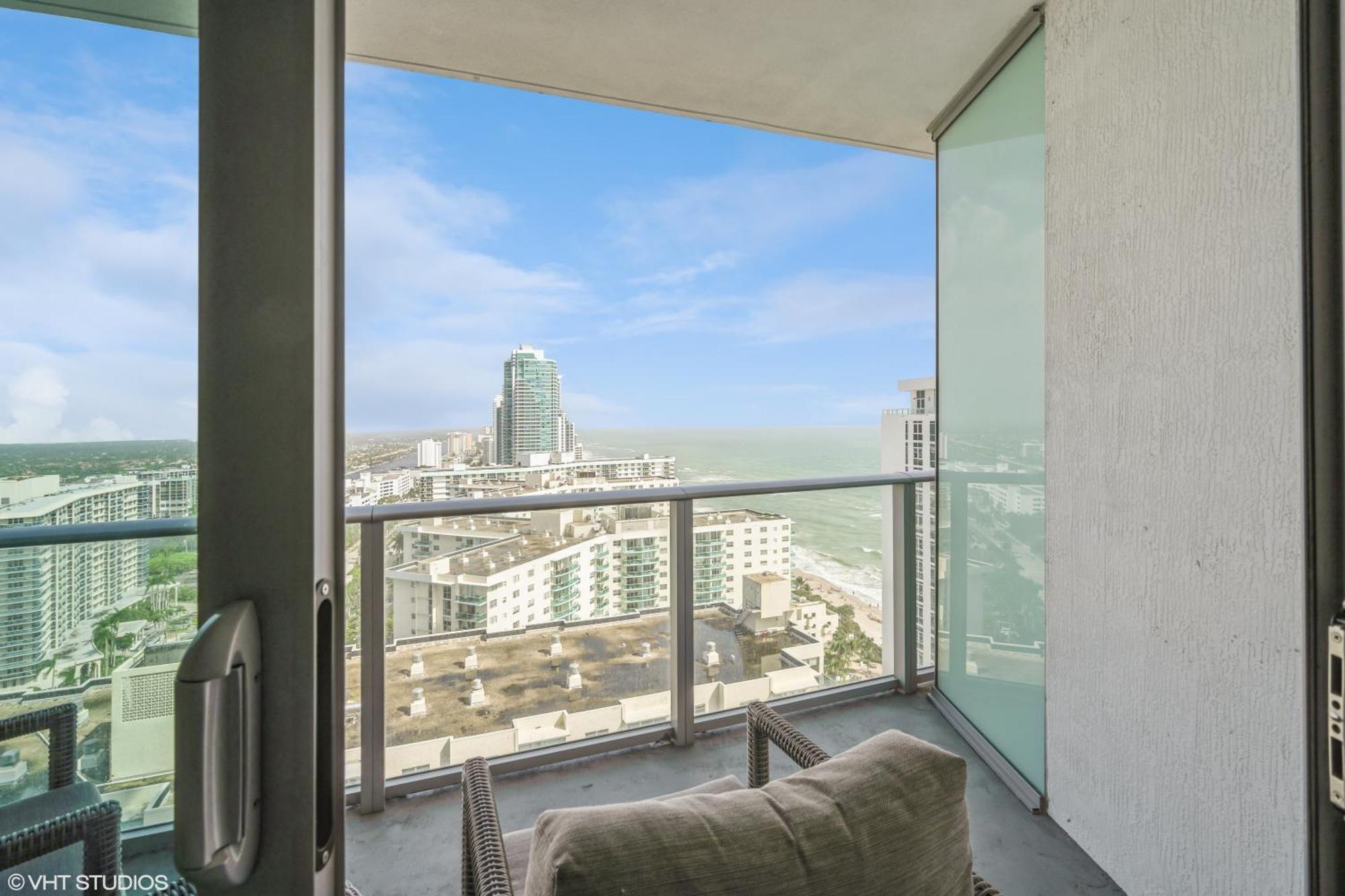 Lyfe Residence Building - Private Apts Over The Beach Hollywood Esterno foto