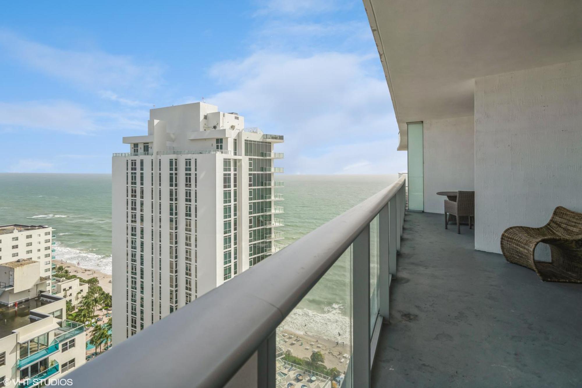 Lyfe Residence Building - Private Apts Over The Beach Hollywood Esterno foto