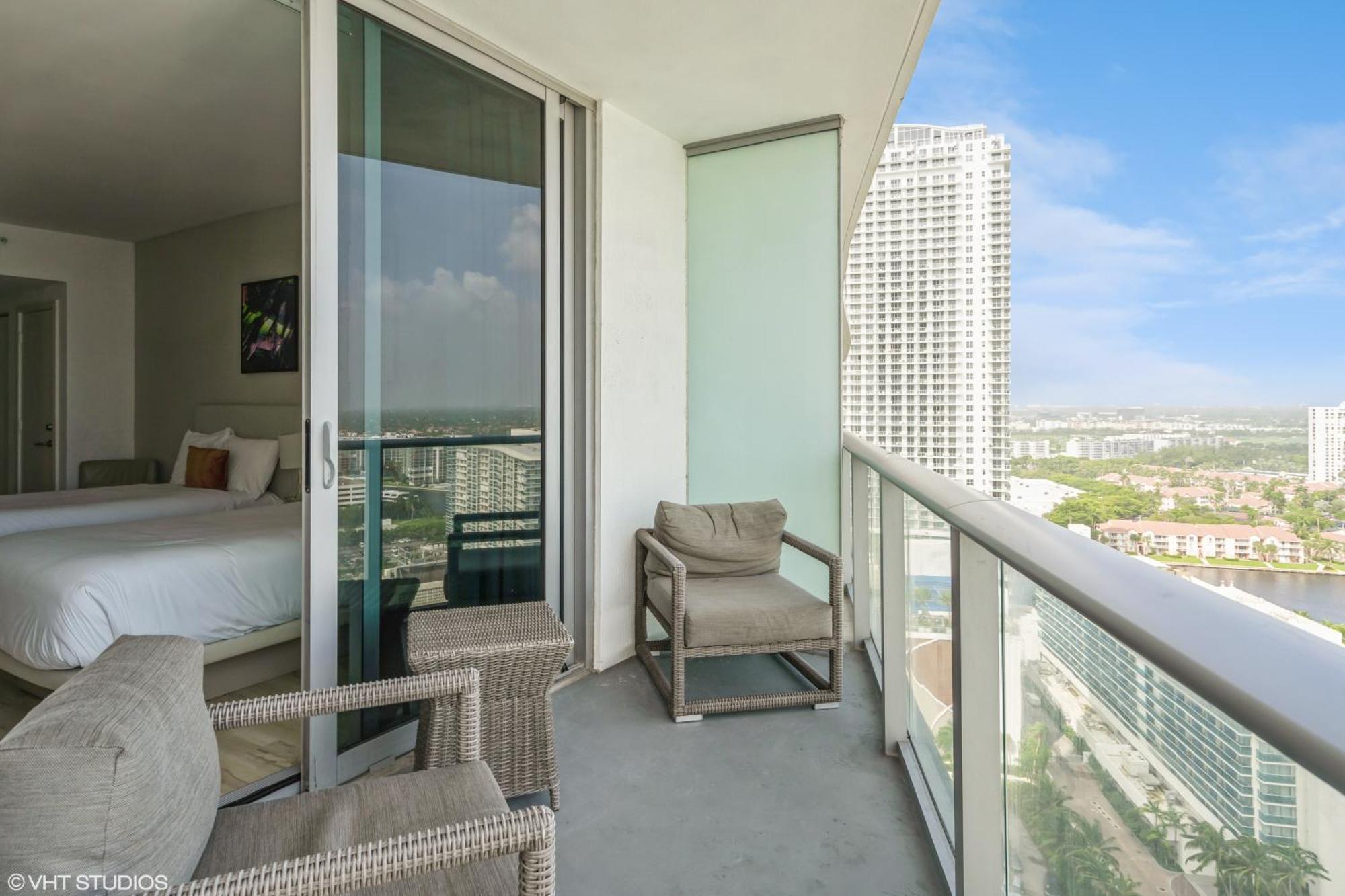 Lyfe Residence Building - Private Apts Over The Beach Hollywood Esterno foto