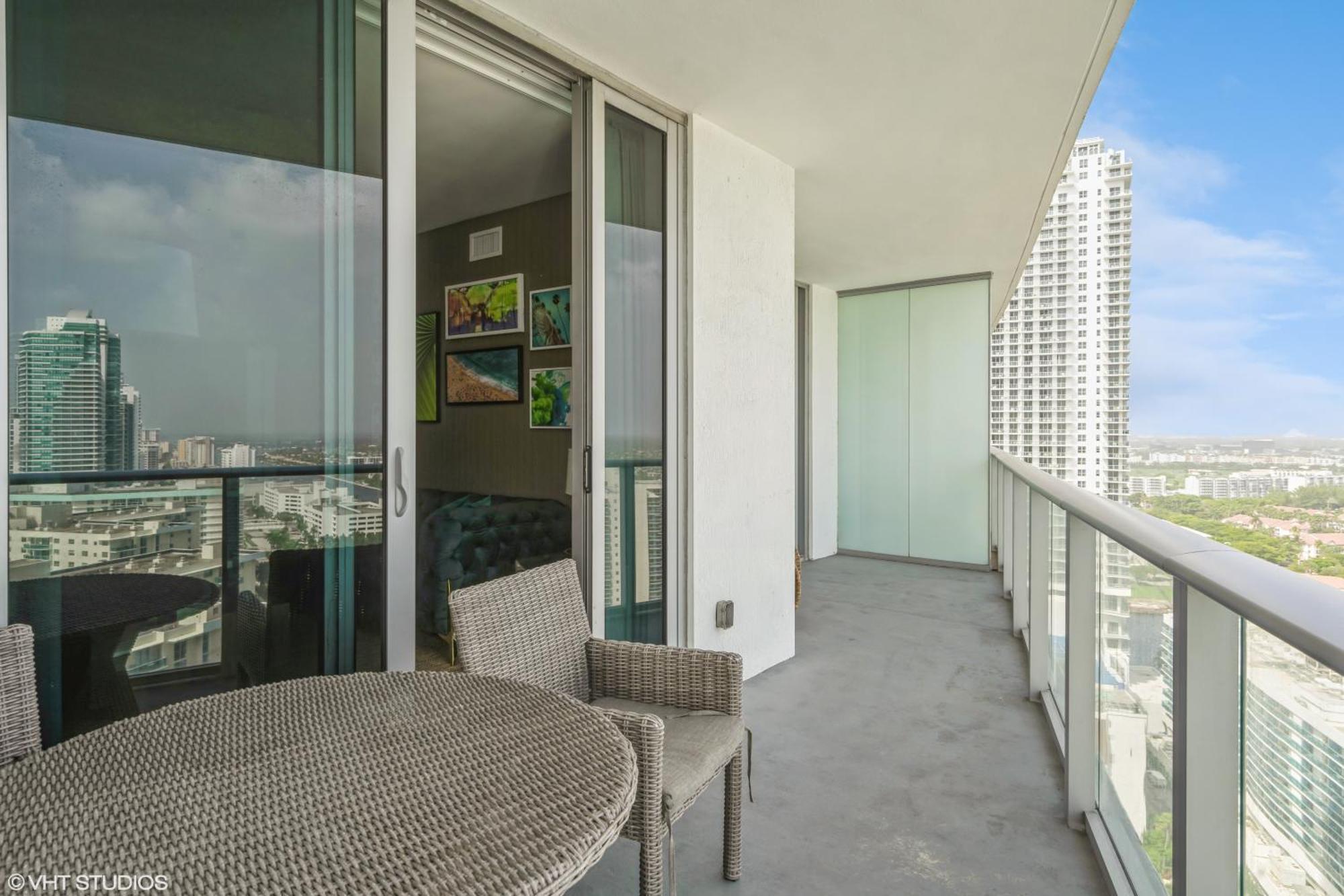 Lyfe Residence Building - Private Apts Over The Beach Hollywood Esterno foto
