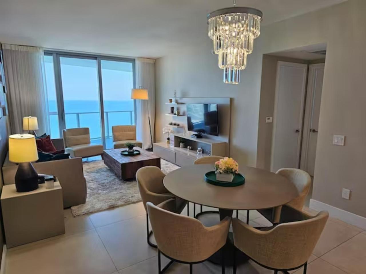 Lyfe Residence Building - Private Apts Over The Beach Hollywood Esterno foto